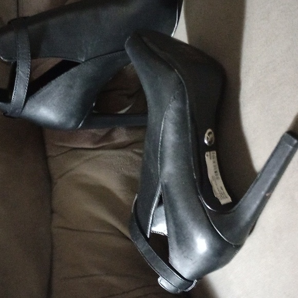 Michael kors black bootie open toe heel. - Picture 2 of 5